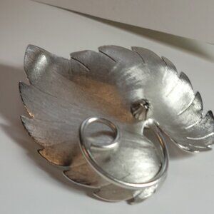 Antique Silvery Finish high Quality Rhodium Touch Leaf Brooch Magnificent Piece